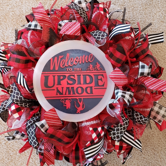 Stranger Things Wreath/ Stranger Things Wall Decor